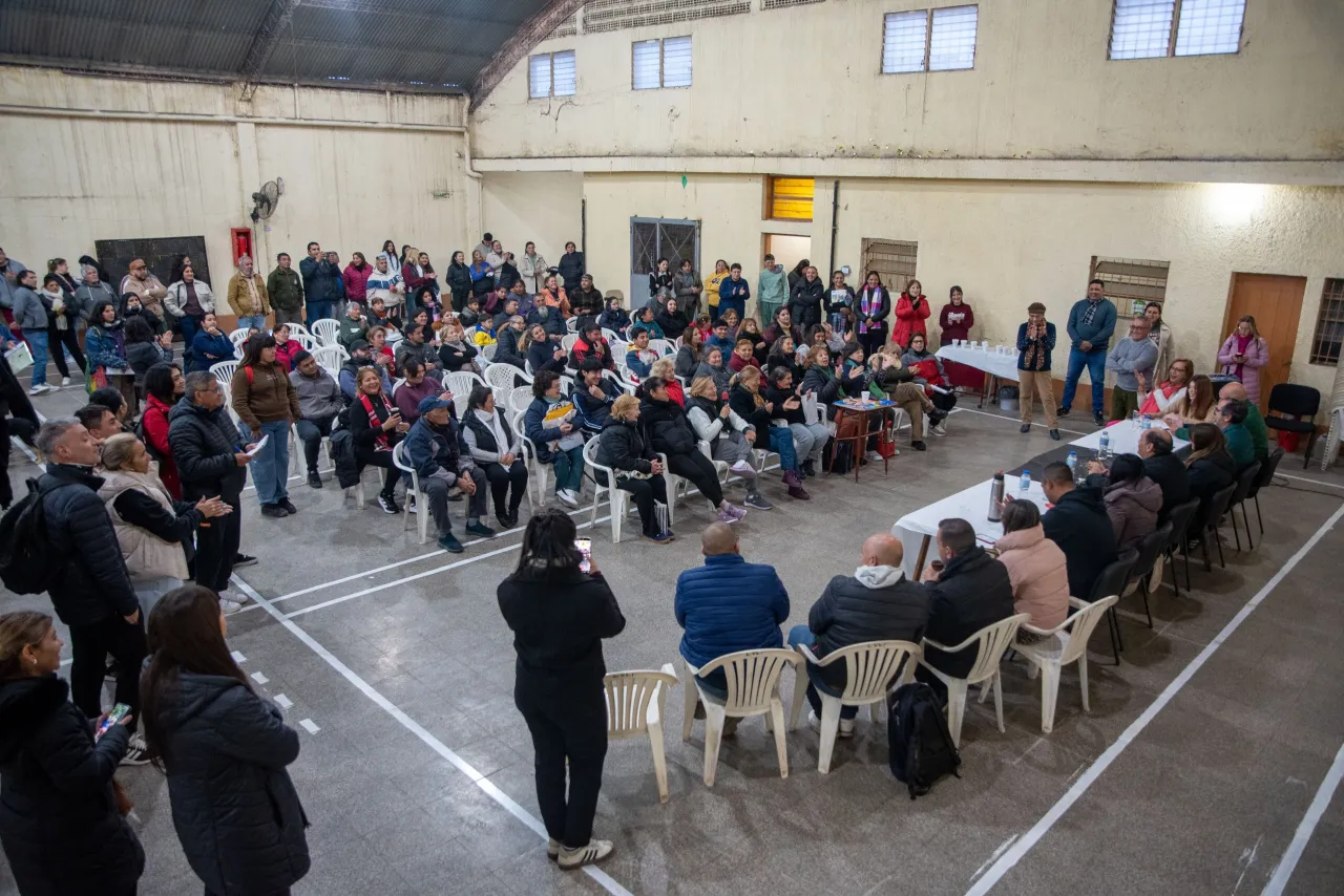 Un motociclista ebrio perdió el control, cayó a la cinta asfáltica y le secuestraron el rodado