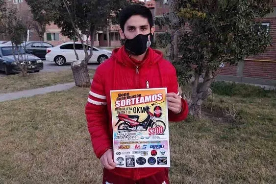 Un mozo encontró $800 mil y los devolvió