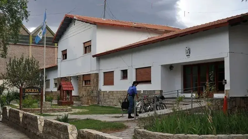 Un policía secuestró a una niña de 5 años y la abusó sexualmente
