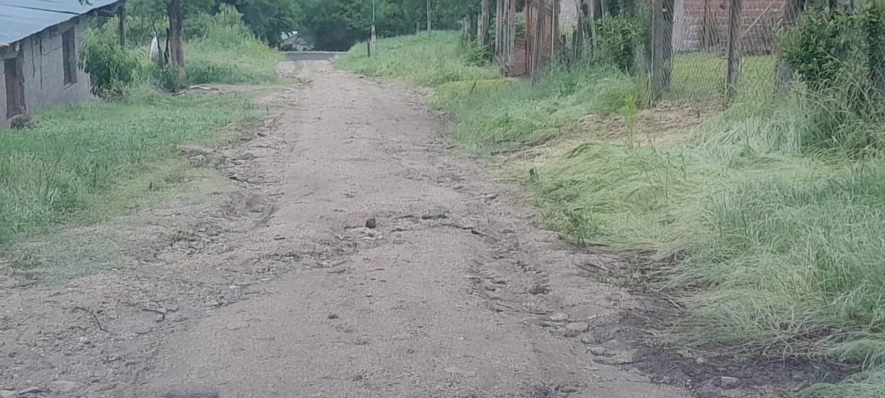 Un sujeto de 32 años amenazó y agredió a su pareja de 54
