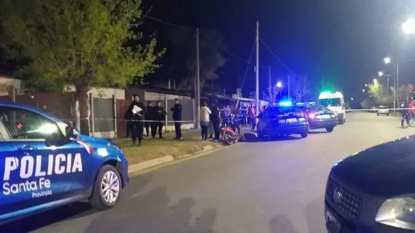 Una adolescente de 13 años mató a puñaladas a su hermano de 5