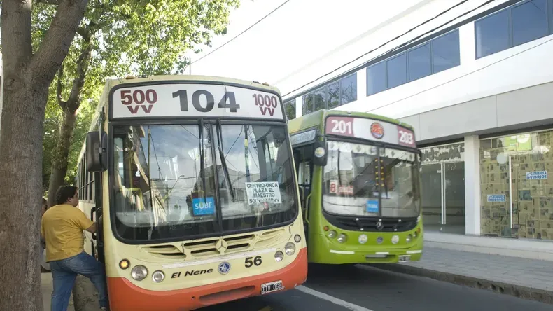 Una camioneta se estrelló contra un local comercial céntrico
