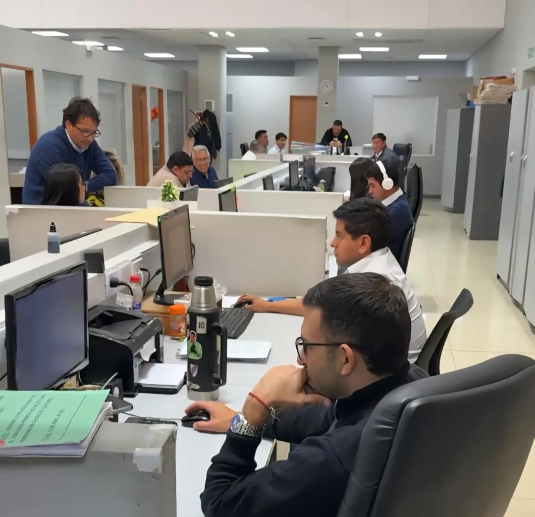 Una joven agredió brutalmente a su cuñada con una pava