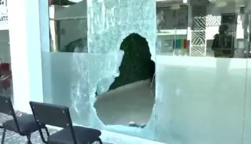 Una menor amenazó a su madre con un cuchillo