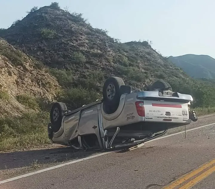 Una moto y automóvil colisionaron