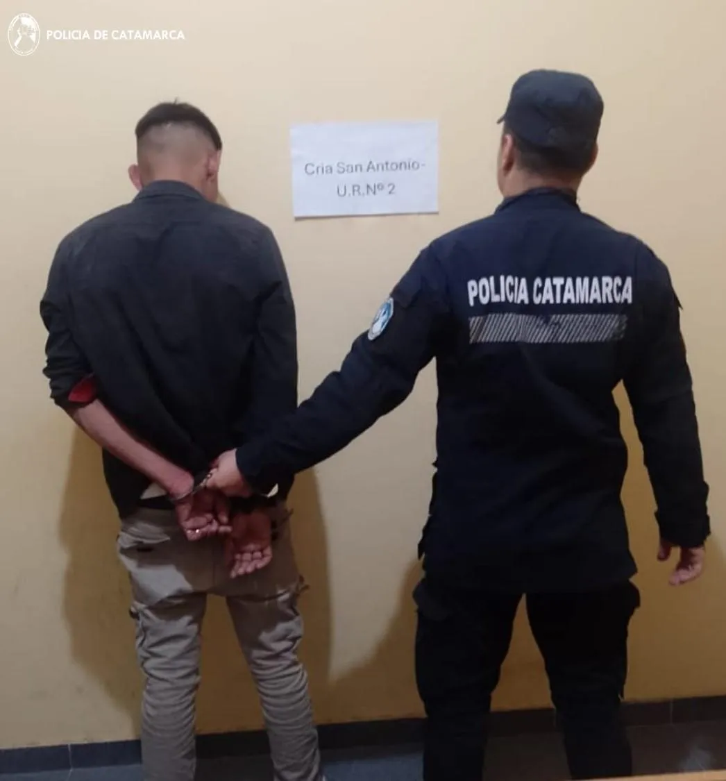 Una moto y una camioneta colisionaron