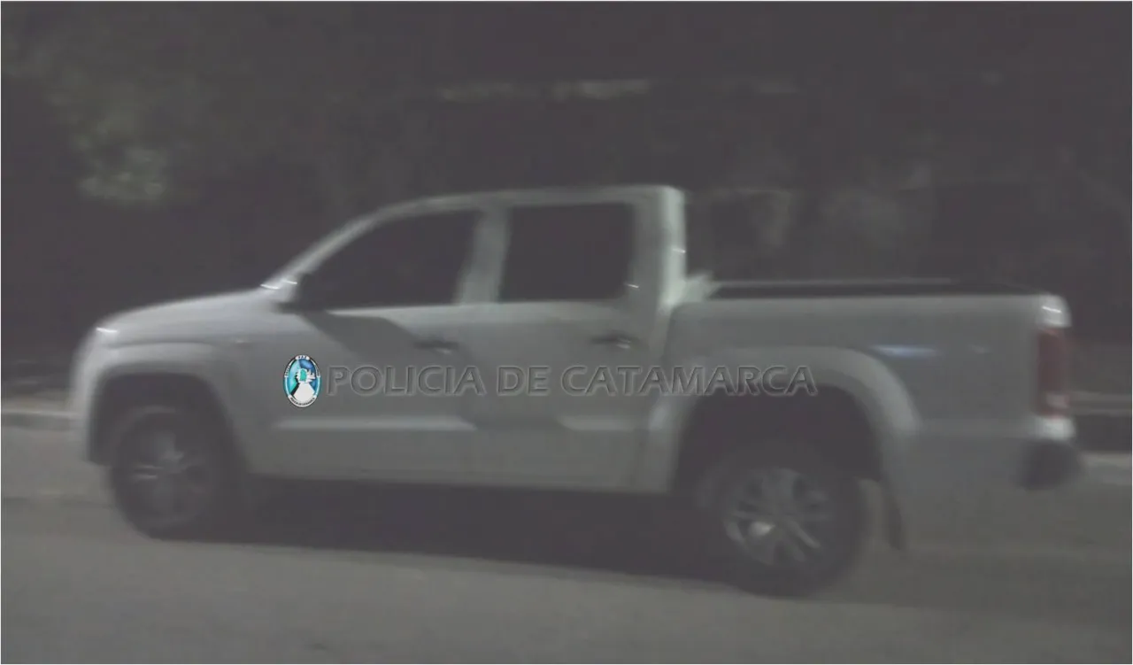 Una mujer con un bebé en brazos fue golpeada por su pareja