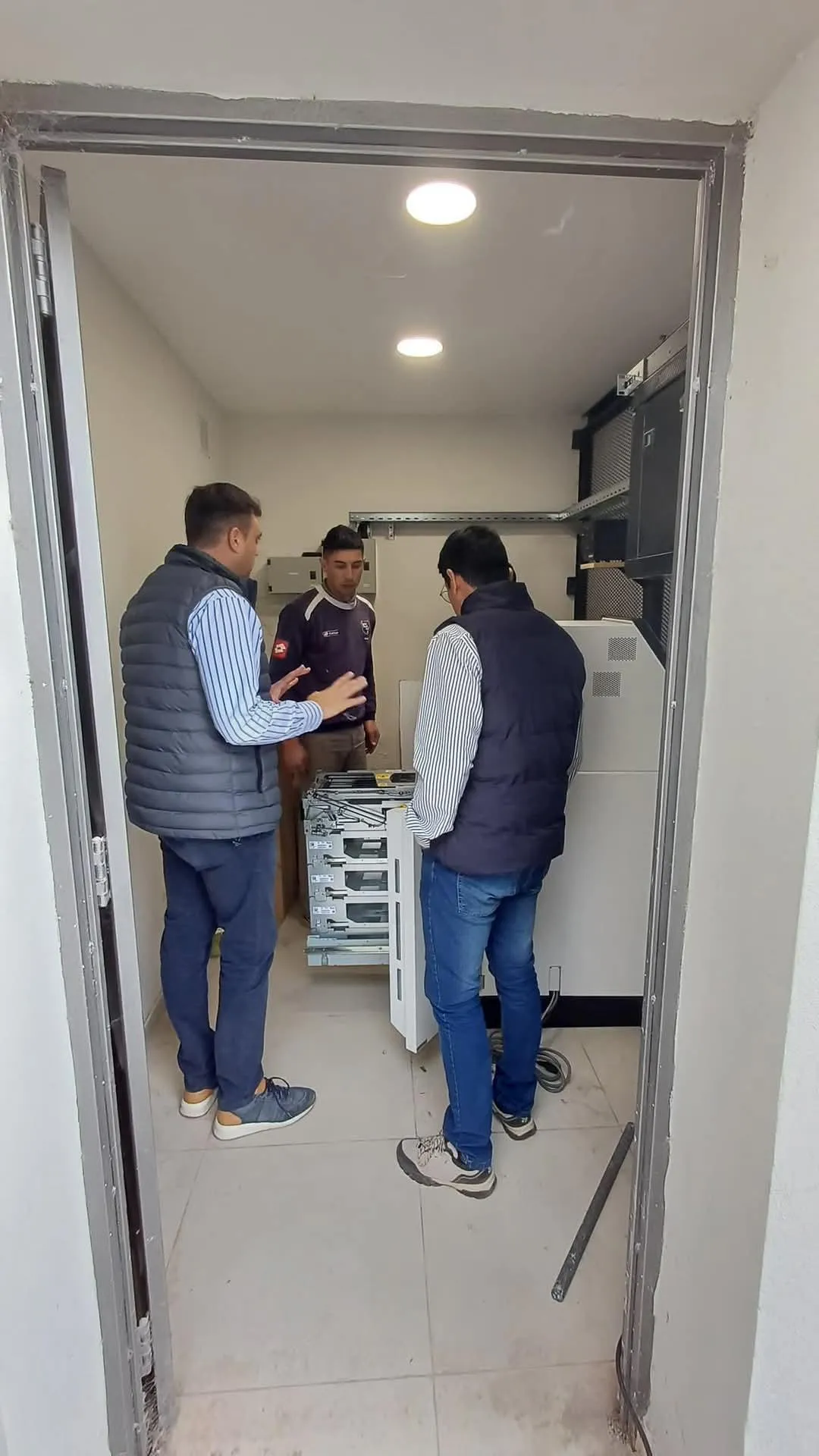 Una mujer de 66 años dio a luz a su décimo hijo y desafía los límites de la maternidad