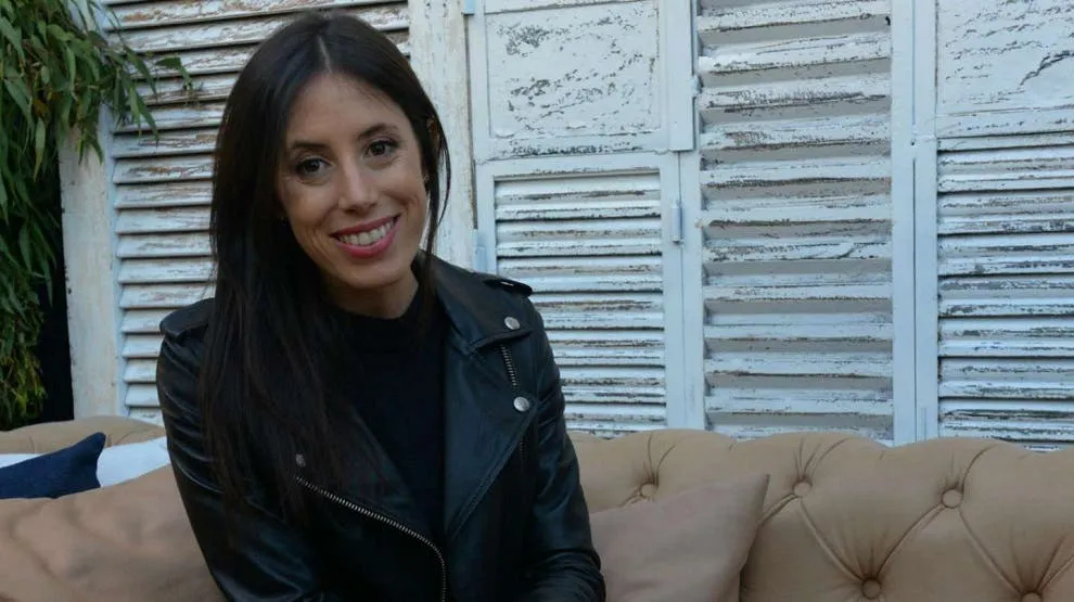 Una mujer fue golpeada, violada y arrojada a las vías “para que la atropelle el tren”