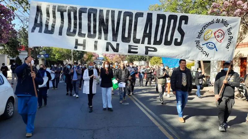 Una nena de 10 años iba a buscar leche al tambo y una jauría la atacó