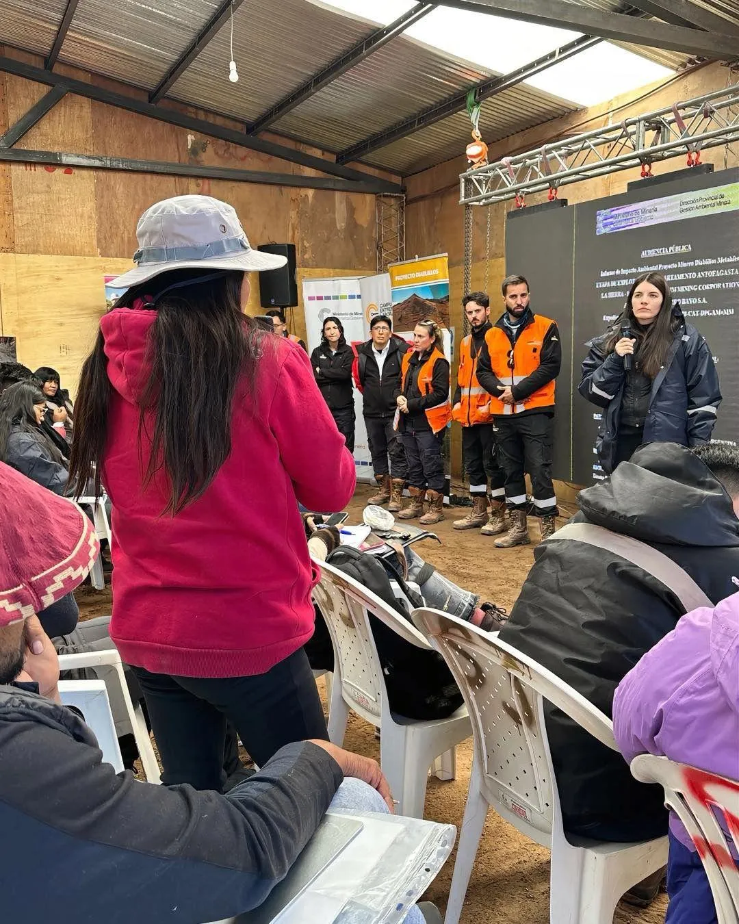 Una pasajera golpeó a colectivero después de quejarse por la falta de frecuencia en el servicio