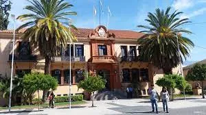 Una patota golpeó a un joven y le atravesó un tornillo de la mejilla hasta la oreja