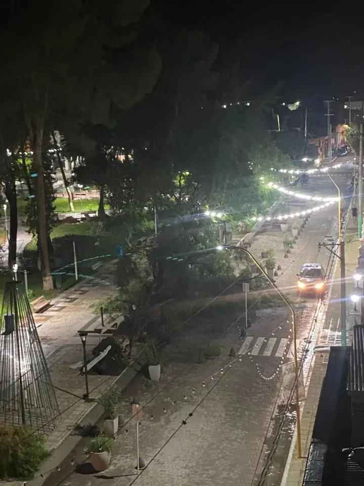 Valle Chico: tres sujetos ingresaron a un local, causaron desorden y agredieron a una joven