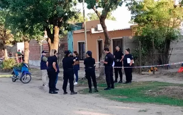 Vecinos se manifiestan y cortan el paso en el puente