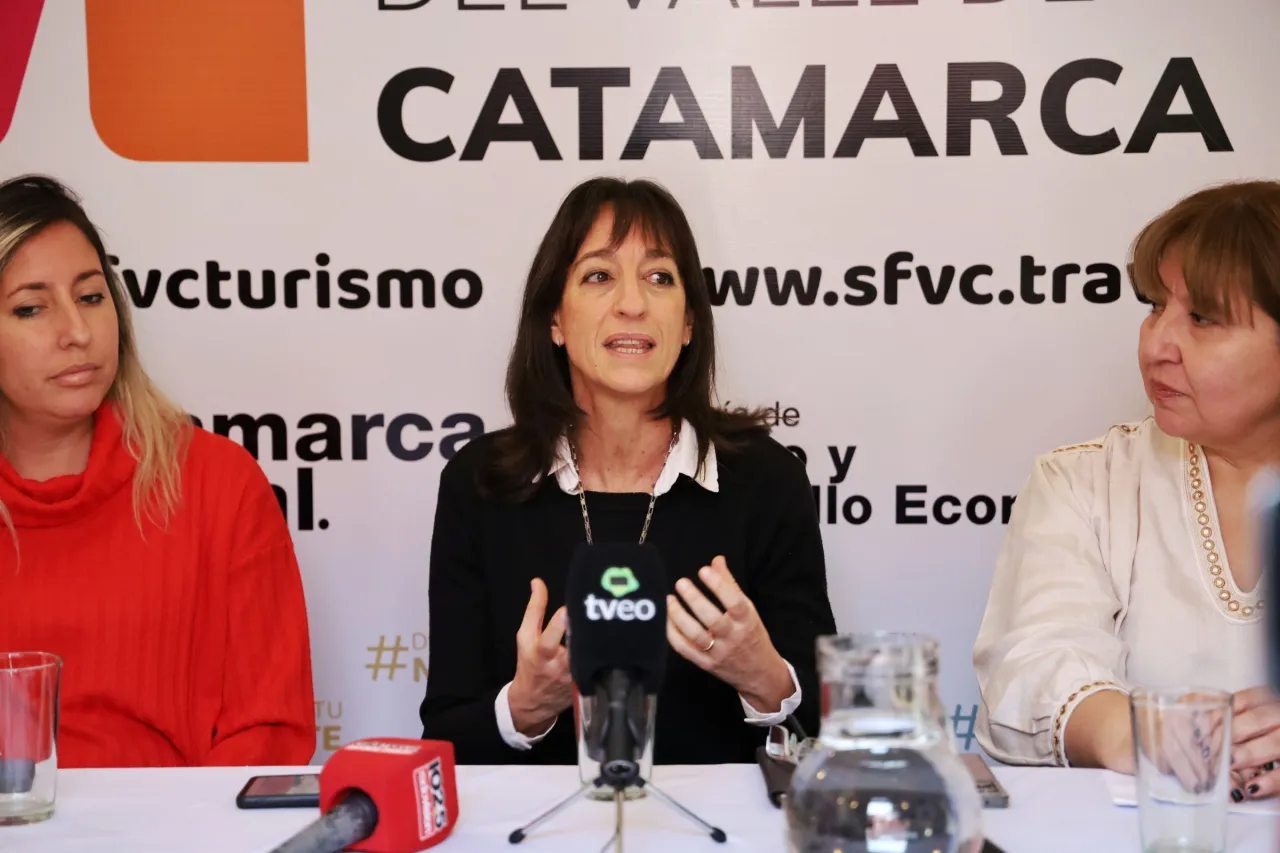 Vigilia en la Casa de la Cultura, esperando la Autonomía