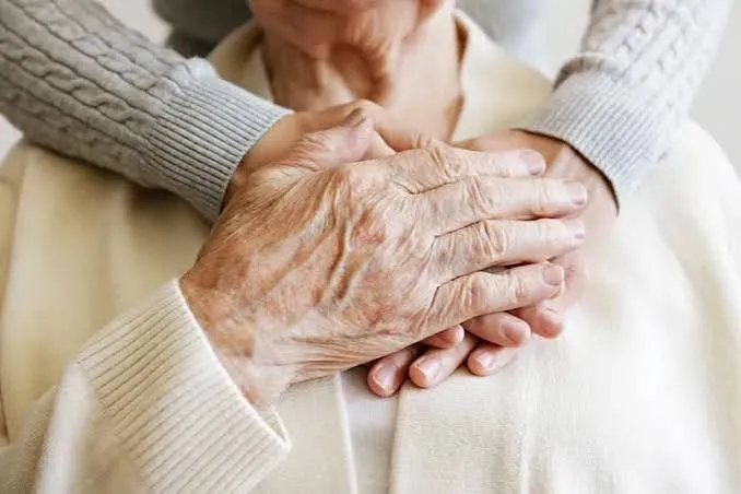 Violento ataque: amenazó a una abuela y le arrojó elementos contundentes contra su vivienda