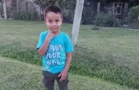 Violento ataque en moto: la golpeó brutalmente en pleno movimiento
