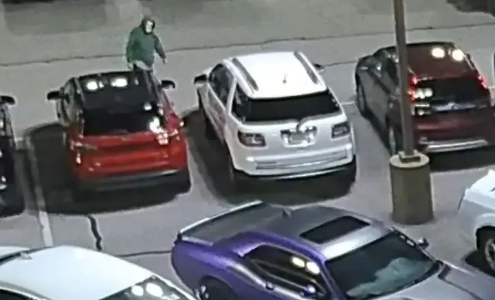 Violó a su hijastra, la obligó a casarse y la embarazó tres veces