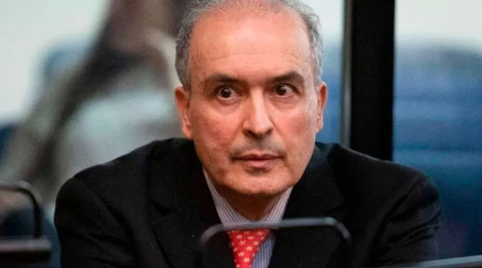 Viralizan un tiut de Adorni del 2018 donde contaba que le habían cortado la luz por falta de pago