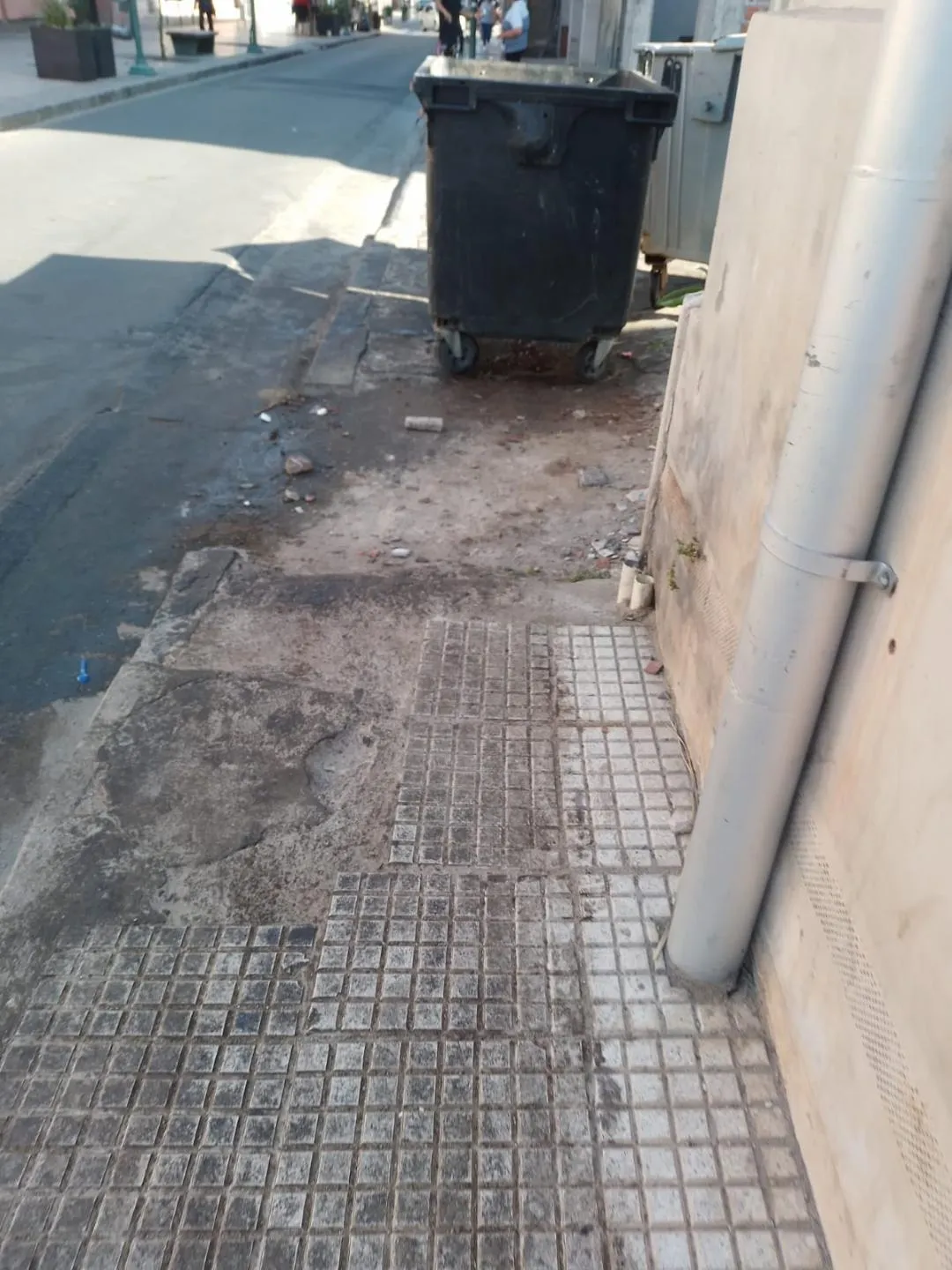 Volcó el acoplado de un camión en la intersección de RN 38 y RP 9