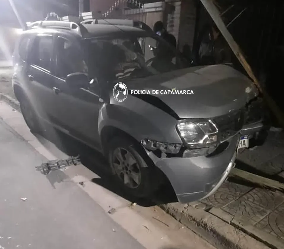 Volcó un camión cargado con naranjas