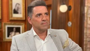 Volvió a golpear a su ex y le robó dos celulares