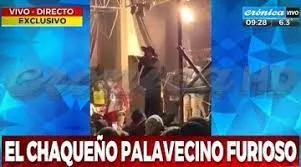 Wanda Nara cautivó desde Maldivas con una enteriza negra y flores amarillas