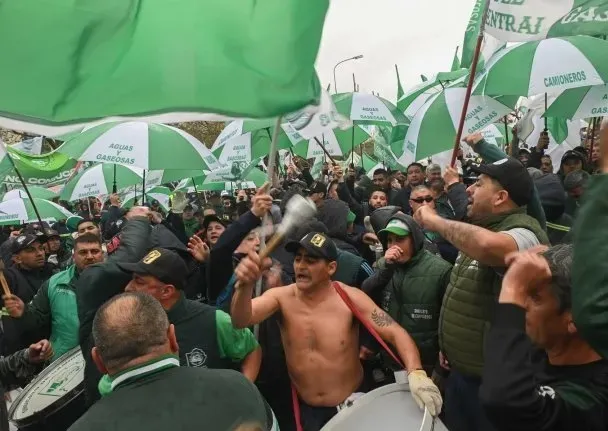 WhatsApp ante el mayor cambio de su historia: desde marzo permitirá a los usuarios leer y enviar mensajes a otras plataformas