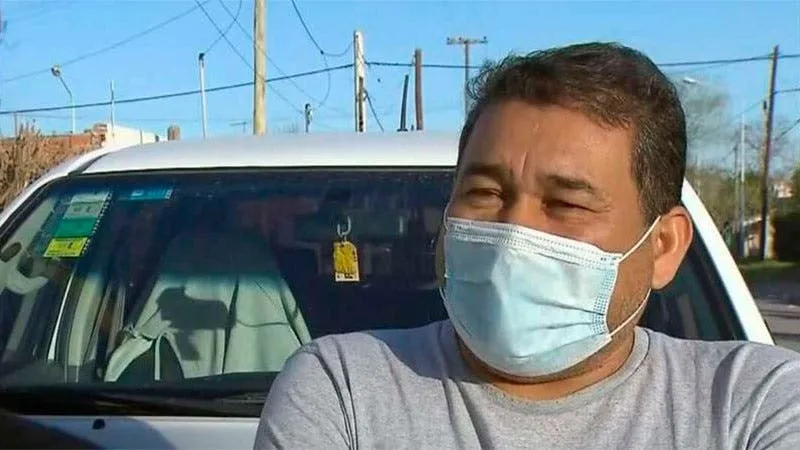 ¿Y los tres días de duelo? Con 6 muertos por COVID-19 ayer, ellos de campaña