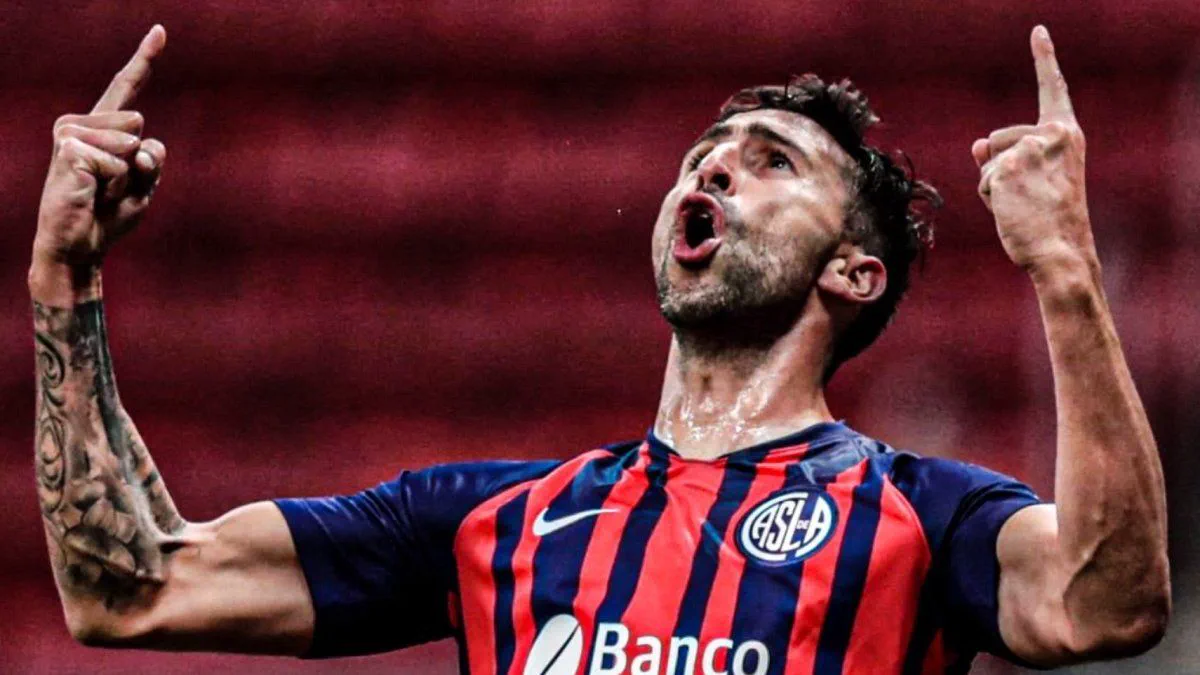 Fue campeón, se retiró en 2023 y vuelve al fútbol con casi 40 años tras superar una depresión