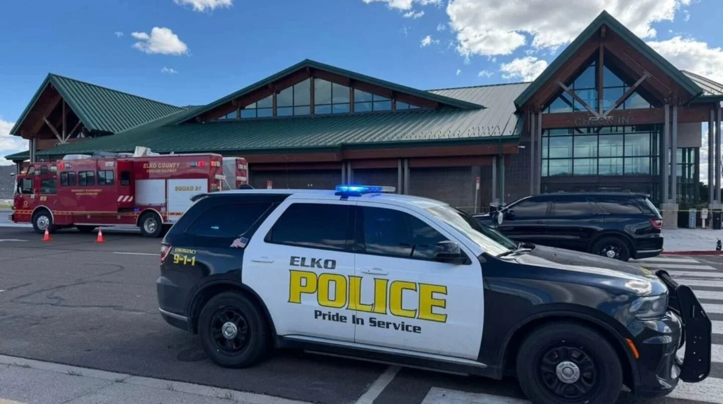 Un padre mató a su hijo en el baño de un aeropuerto y se quitó la vida