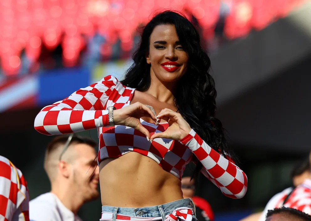 El descuido de un camarógrafo por la “fanática más sexy del Mundial” durante el Gran Premio de Miami