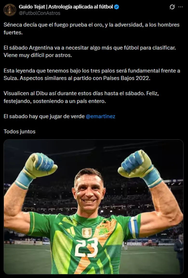 Captura de una publicacion que muestra al arquero Emiliano Martinez festejando en la cancha con buzo verde.