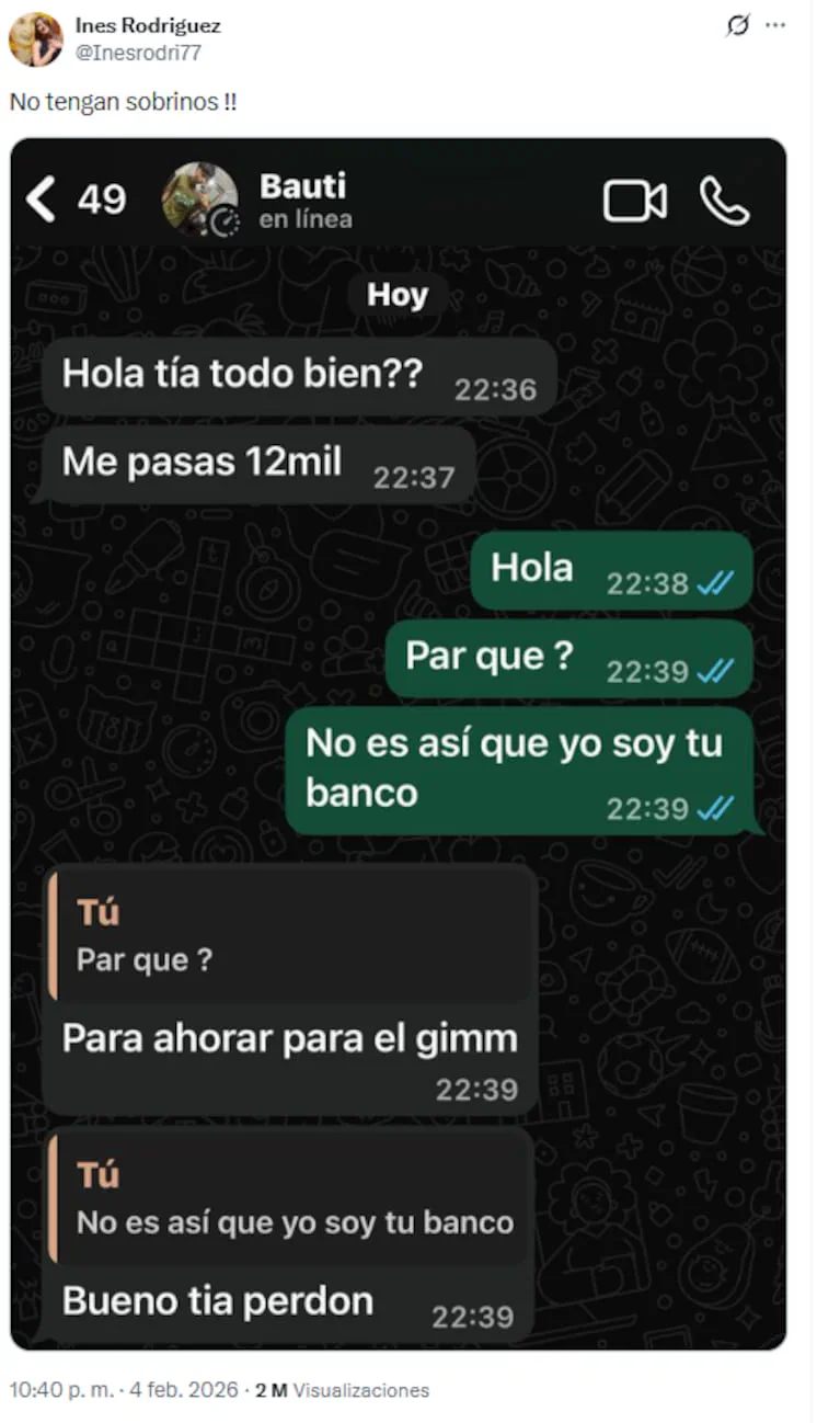 Captura de pantalla de una conversación de WhatsApp con mensajes de texto en modo oscuro.