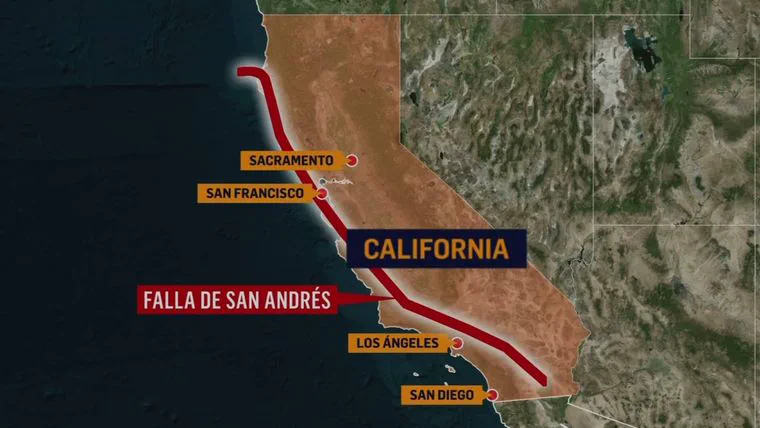 Un mapa satelital del estado de California señalando el trazado de la Falla de San Andrés y varias ciudades.