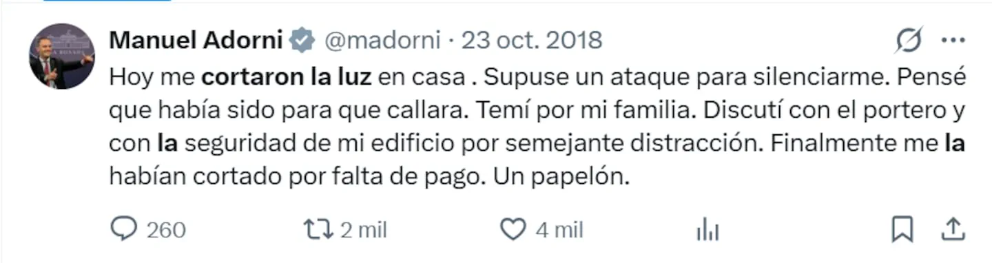 Captura de una publicación en la red social X de la cuenta de Manuel Adorni sobre el corte de luz en su casa.