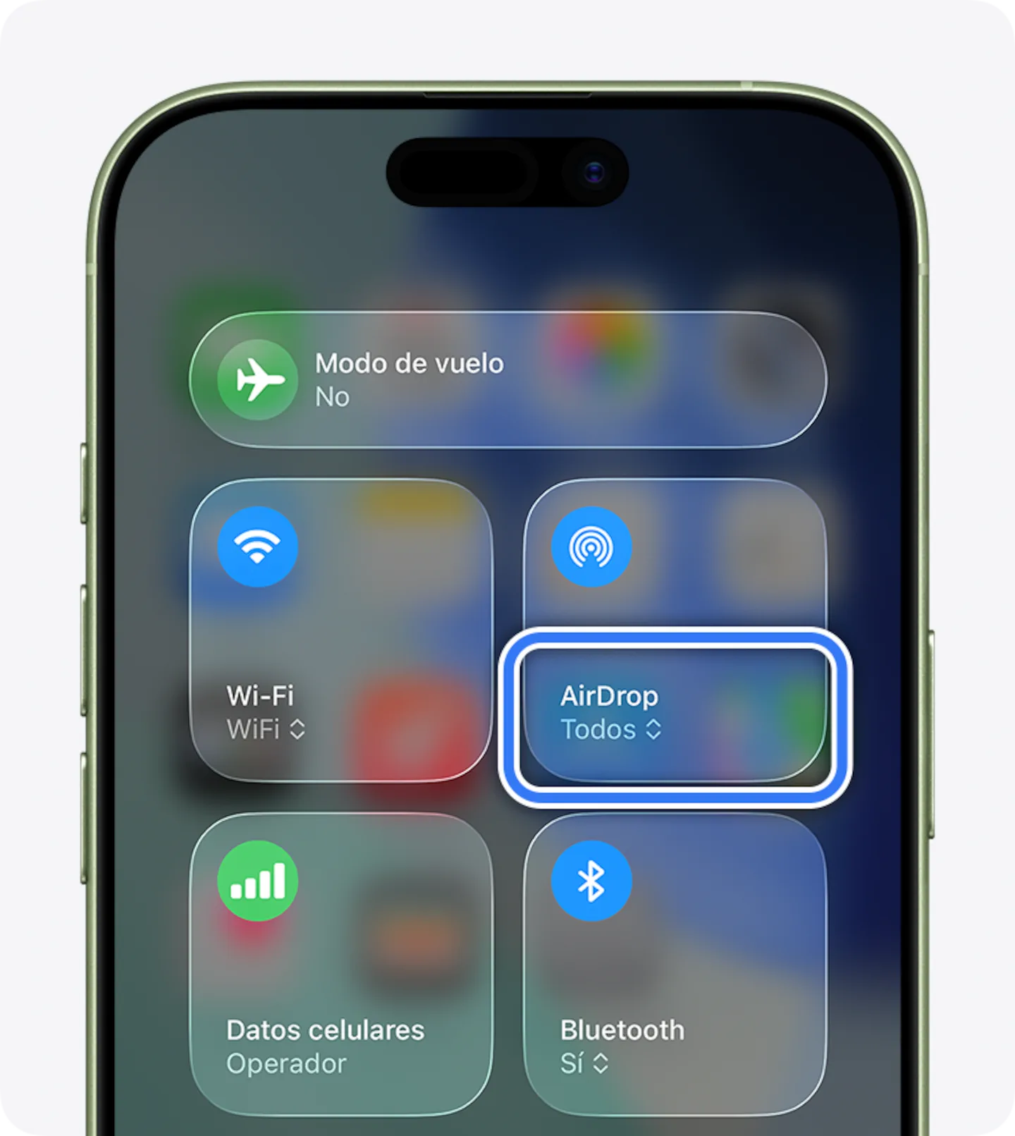 La pantalla de un teléfono con el panel de control abierto y la opción de AirDrop recuadrada.