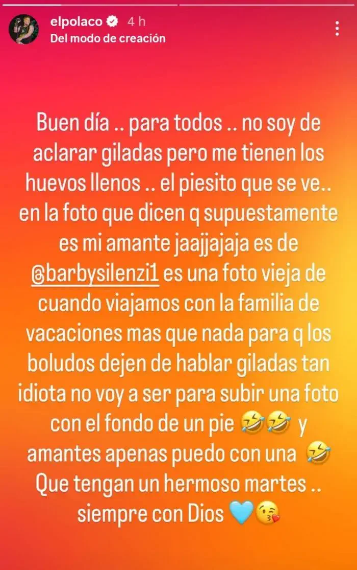 Captura de una historia de Instagram de elpolaco con un mensaje sobre fondo degradado de fucsia a amarillo.