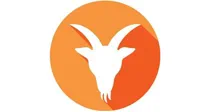Una silueta blanca de la cabeza de una cabra resalta sobre un círculo naranja con sombra proyectada.