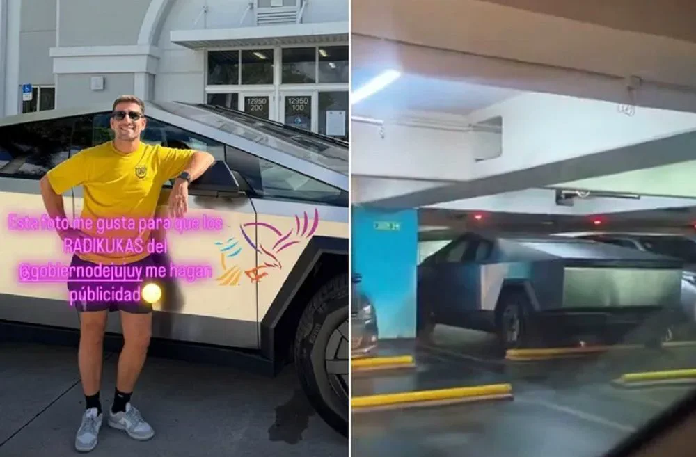 Un hombre posa junto a una camioneta Cybertruck ploteada y al lado se ve el vehiculo estacionado.