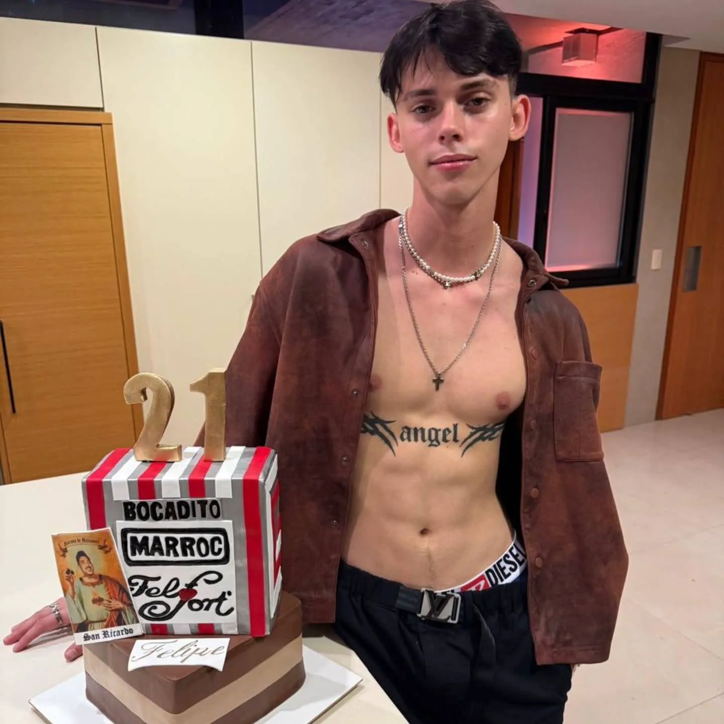 Marta Fort publicó fotos al borde de la censura: “La Comandanta”