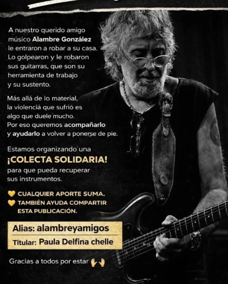 El musico Alambre Gonzalez tocando una guitarra electrica junto a un texto de colecta solidaria.