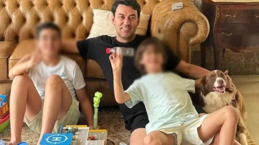 Increparon a la madre de los niños asesinados y tuvo que retirarse del funeral