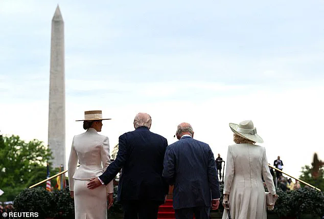 Trump tuvo un gesto íntimo con Melania en plena visita del rey Carlos y Camila