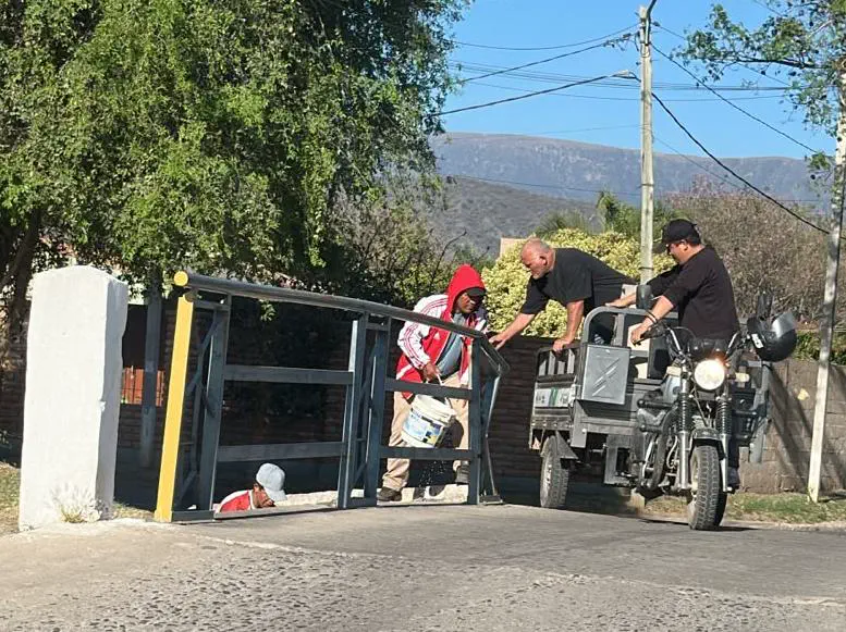 Incendio en El Hueco reaviva la controversia por la escasez de recursos para los bomberos en Fray Mamerto Esquiú