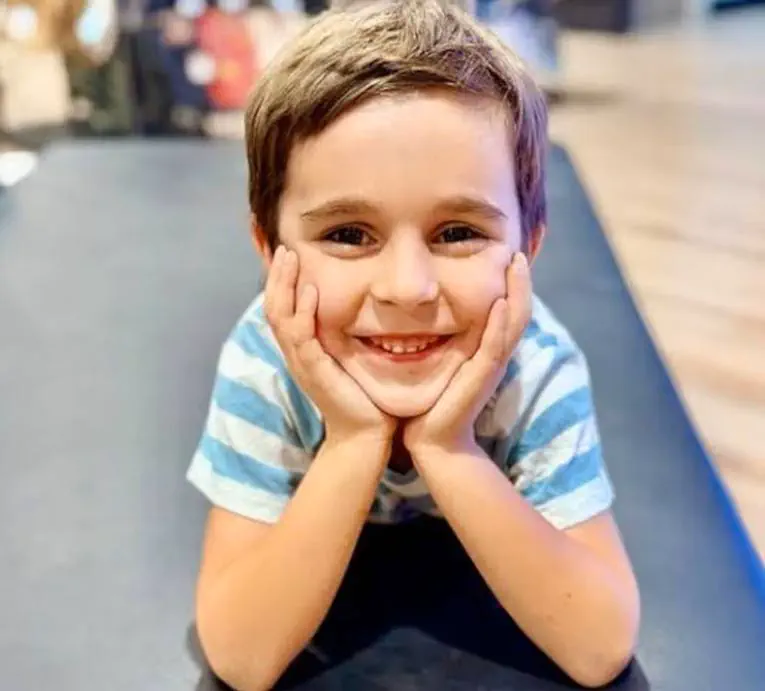 Un niño de 5 años murió tras quedar más de dos horas encerrado en un auto
