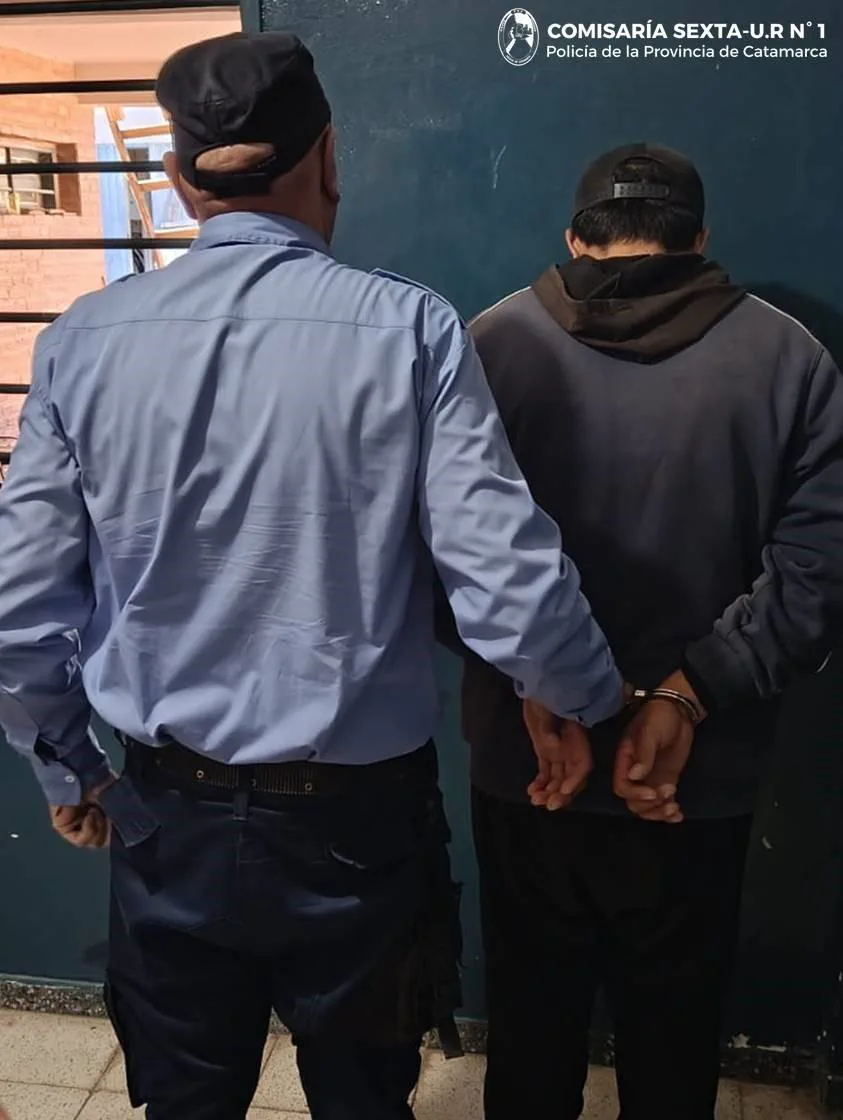Insólito: No pudo robarles y entonces los apedreó