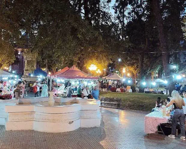 Diálogo positivo de la municipalidad de la Capital con los feriantes