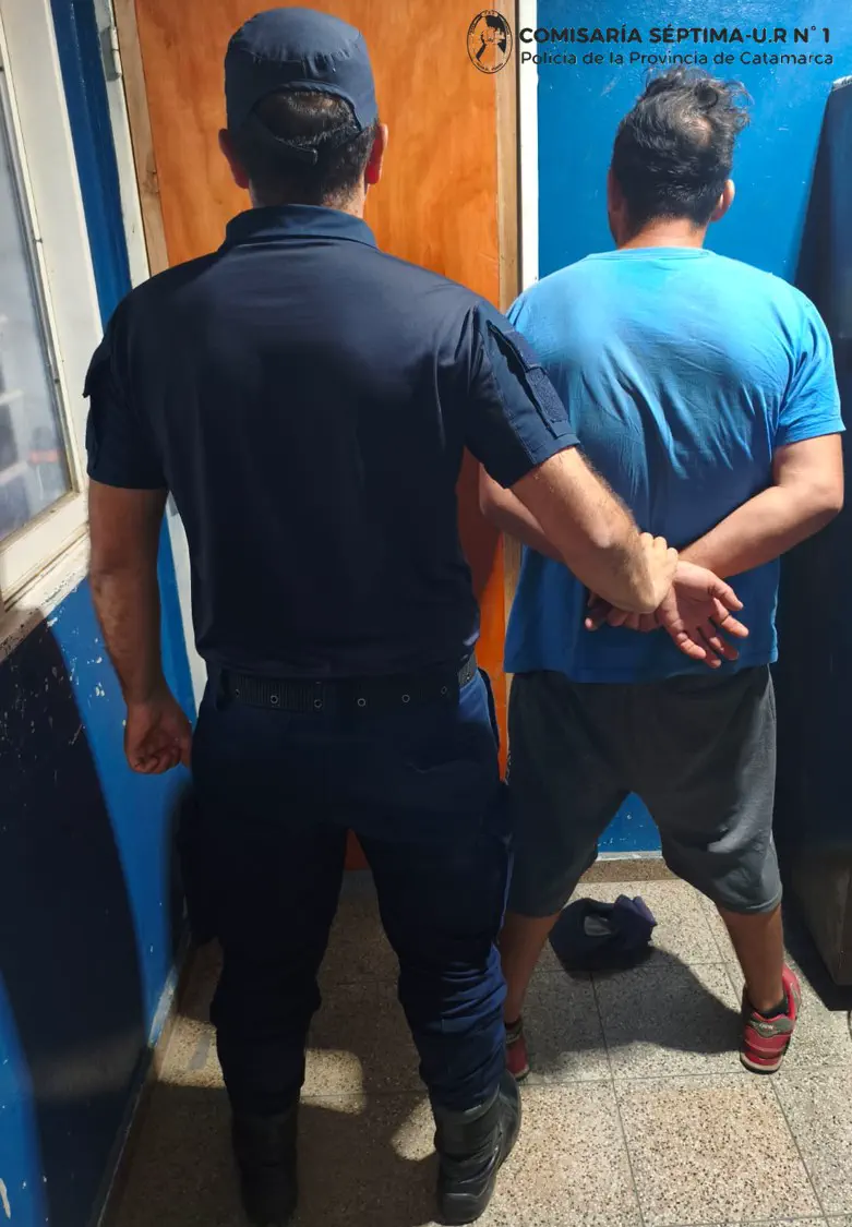 Su ex fue a buscarla al trabajo para hostigarla