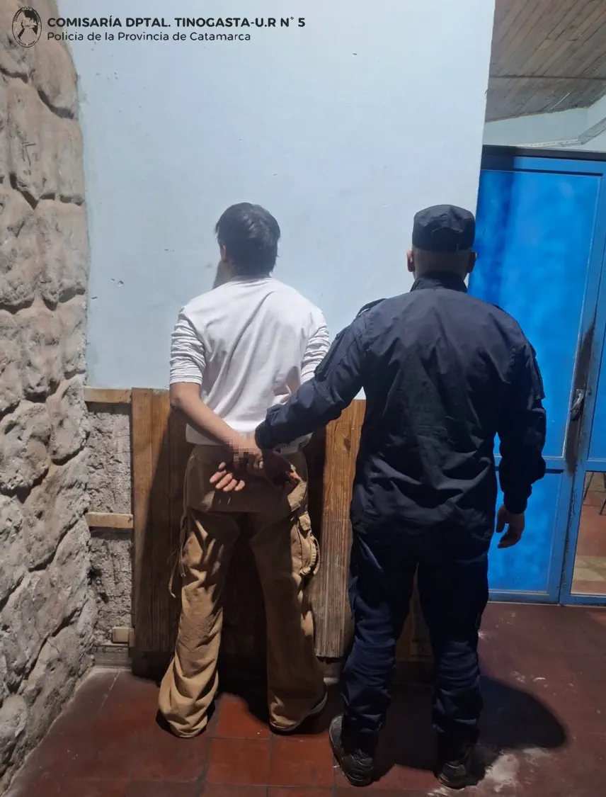 Arrestan a un joven tras ocasionar trastornos en la Plaza